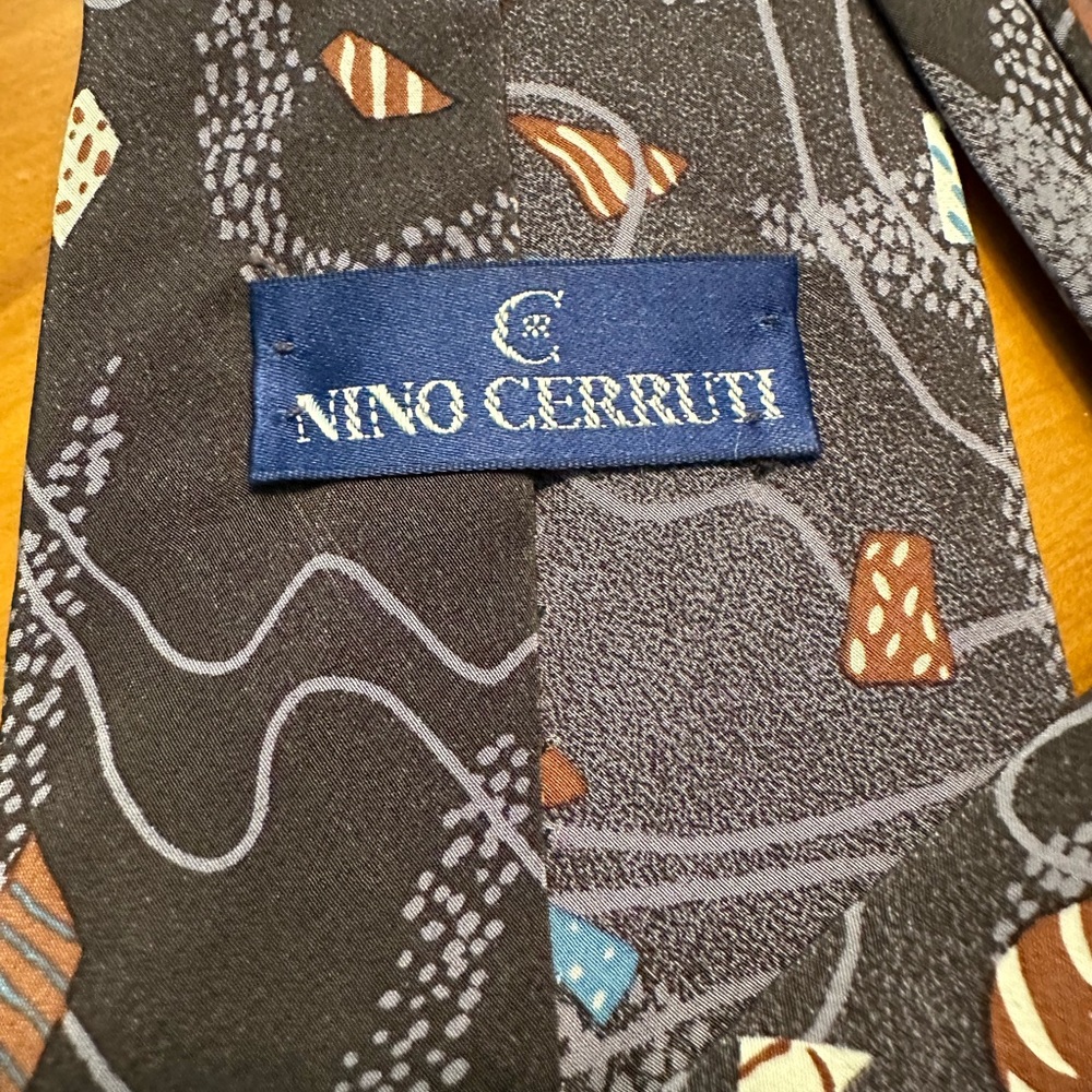 Nino Cerruti Silk Crepe Necktie - Geometric - Picture 14 of 15